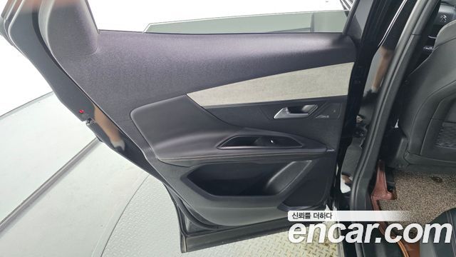 Peugeot 3008 2018 — photo 15