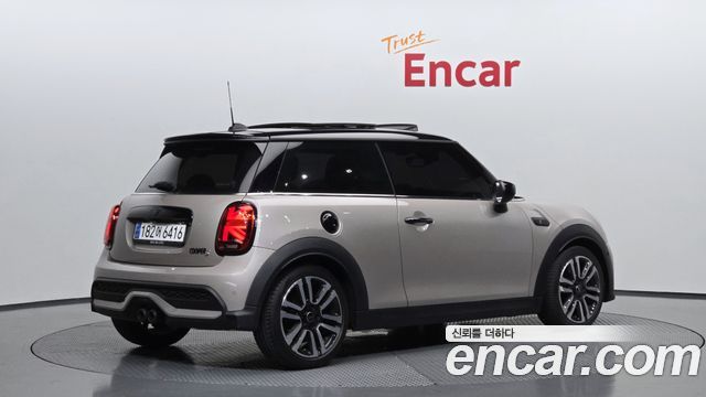 Mini Cooper 2024 — photo 2