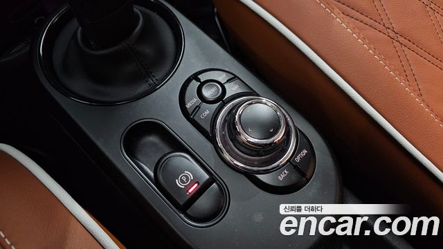 Mini Cooper 2024 — photo 25