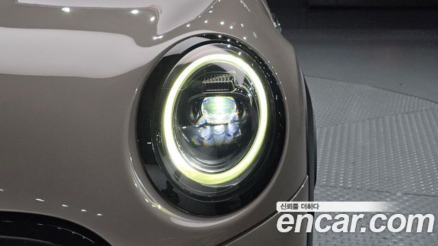 Mini Cooper 2024 — photo 8