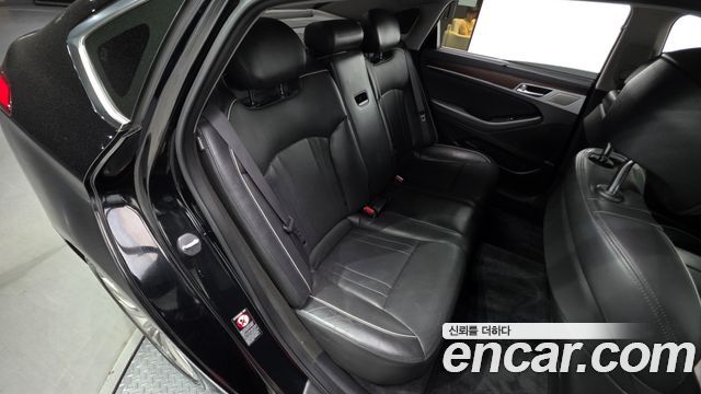 Genesis G80 2017 — photo 11