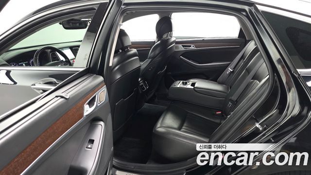Genesis G80 2017 — photo 12