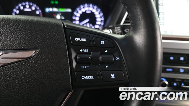 Genesis G80 2017 — photo 17