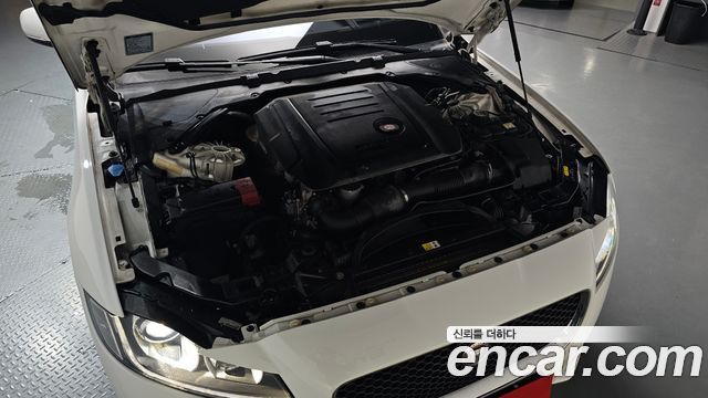 Jaguar XF 2017 — photo 6