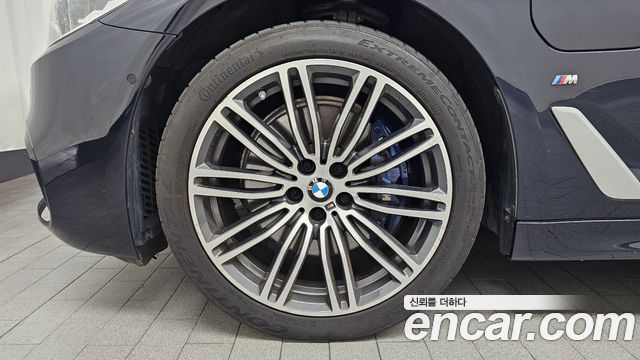 BMW 5-Series 2020 — photo 5