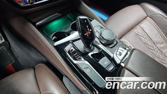 BMW 5-Series 2020 — photo 12