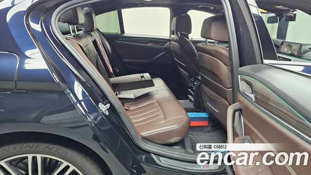 BMW 5-Series 2020 — photo 17