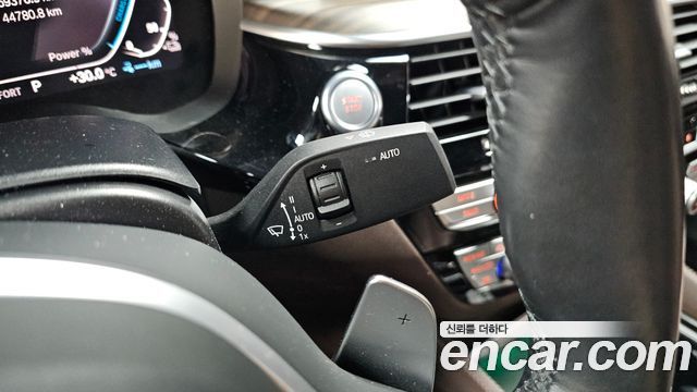 BMW 5-Series 2020 — photo 25