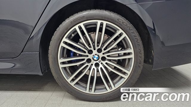 BMW 5-Series 2020 — photo 7