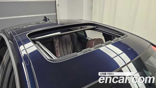 BMW 5-Series 2020 — photo 27