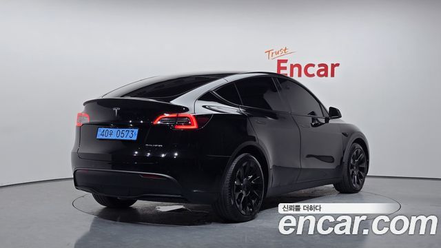 Tesla Model Y 2022 — photo 2