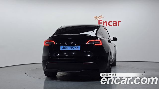 Tesla Model Y 2022 — photo 4