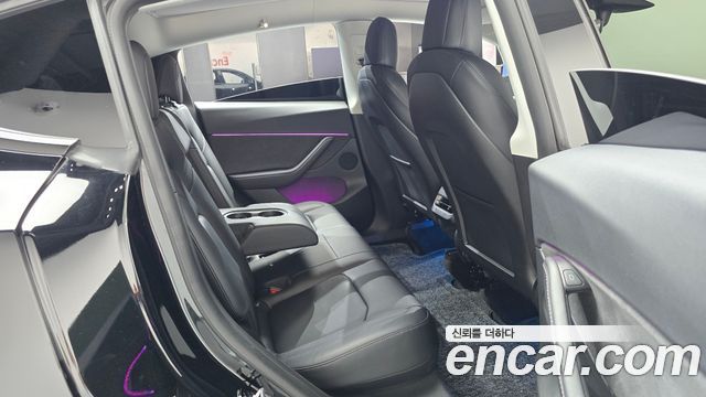 Tesla Model Y 2022 — photo 17