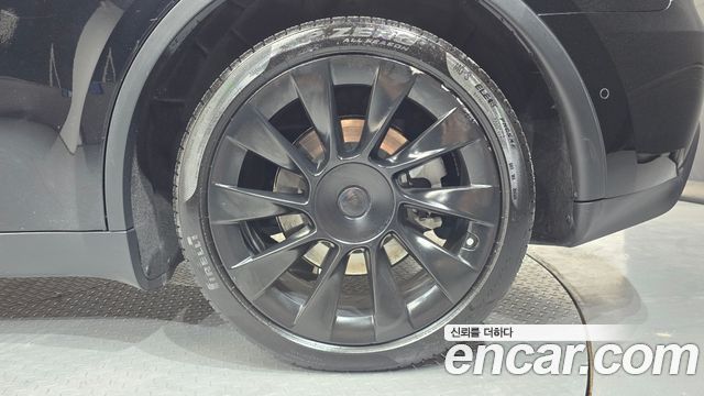 Tesla Model Y 2022 — photo 7