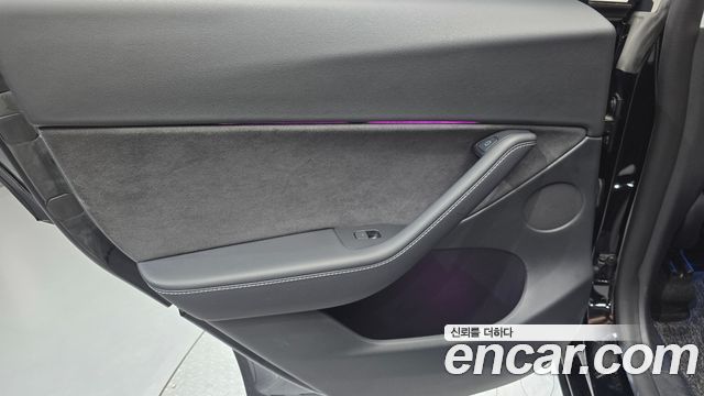 Tesla Model Y 2022 — photo 15