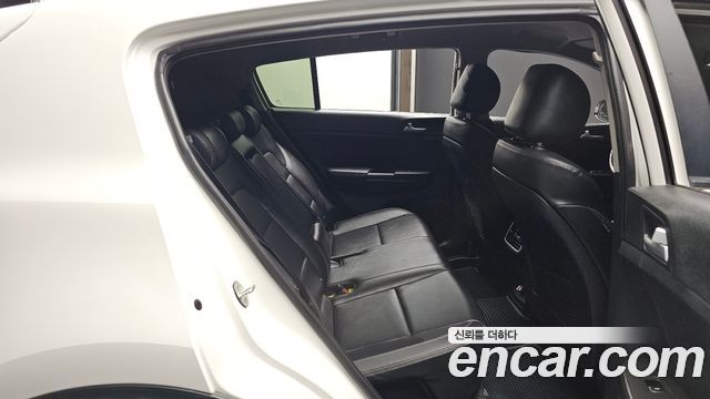 Kia Sportage 2016 — photo 11