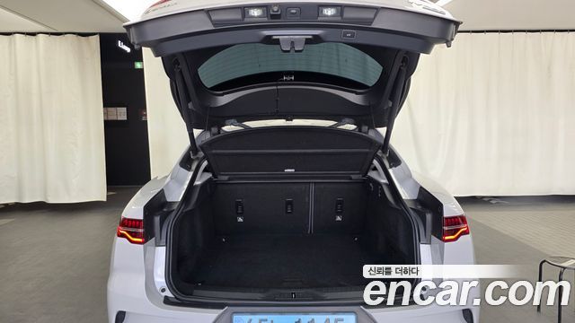 Jaguar I-PACE 2019 — photo 20