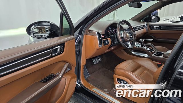 Porsche Cayenne 2020 — photo 10