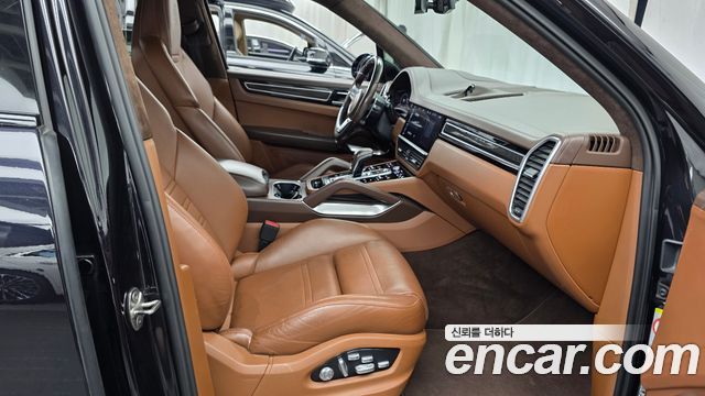 Porsche Cayenne 2020 — photo 11