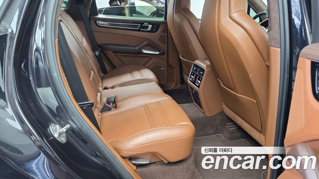 Porsche Cayenne 2020 — photo 12