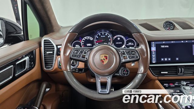 Porsche Cayenne 2020 — photo 13