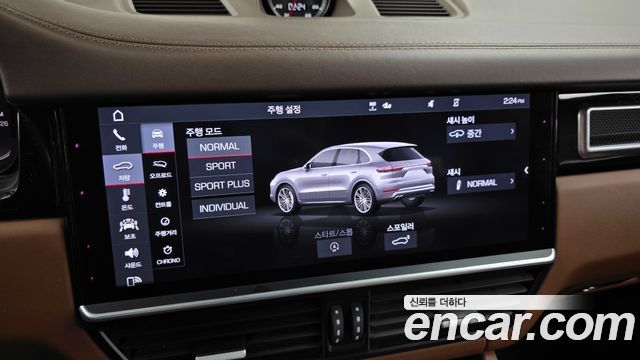 Porsche Cayenne 2020 — photo 16