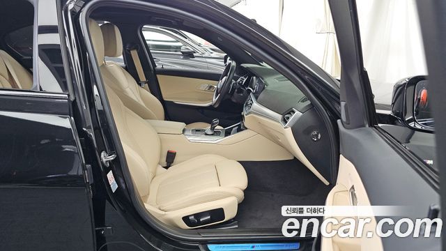 BMW 3-Series 2022 — photo 11