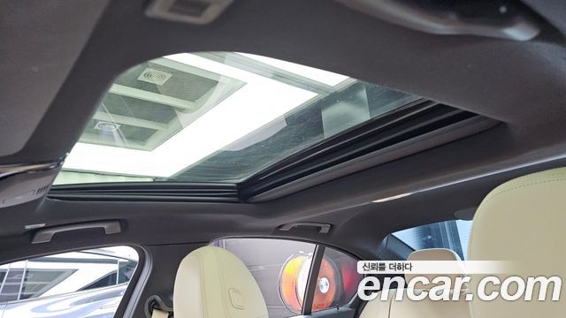 BMW 3-Series 2022 — photo 18