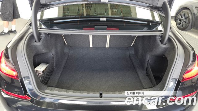 BMW 3-Series 2022 — photo 20