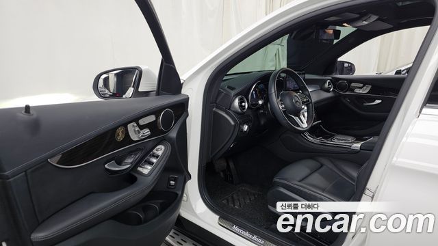 Mercedes-Benz GLC-Class 2020 — photo 13