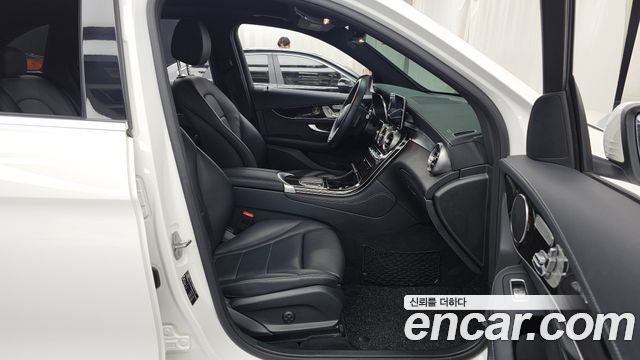 Mercedes-Benz GLC-Class 2020 — photo 17
