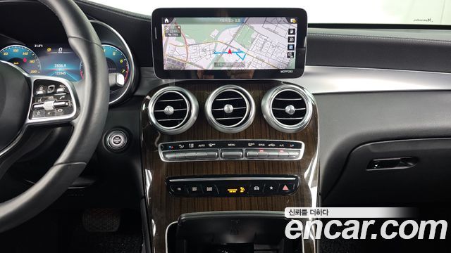 Mercedes-Benz GLC-Class 2020 — photo 20