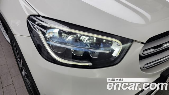 Mercedes-Benz GLC-Class 2020 — photo 8