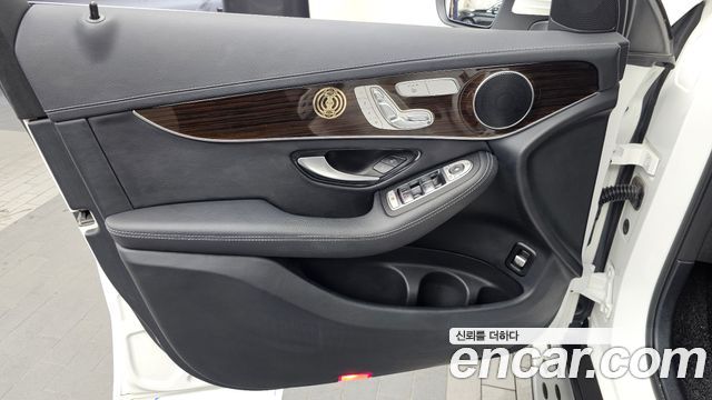 Mercedes-Benz GLC-Class 2020 — photo 14