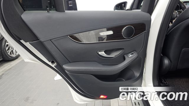 Mercedes-Benz GLC-Class 2020 — photo 15