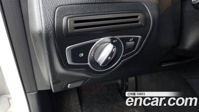 Mercedes-Benz GLC-Class 2020 — photo 28