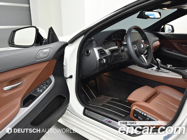 BMW 6-Series 2018 — photo 11