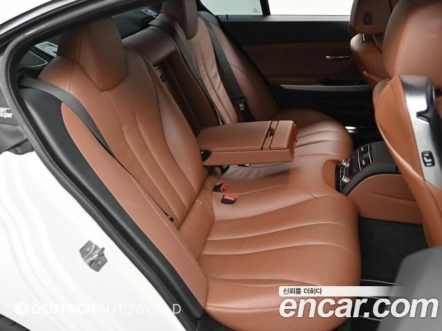 BMW 6-Series 2018 — photo 12