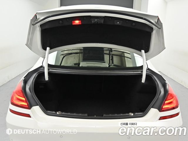 BMW 6-Series 2018 — photo 19