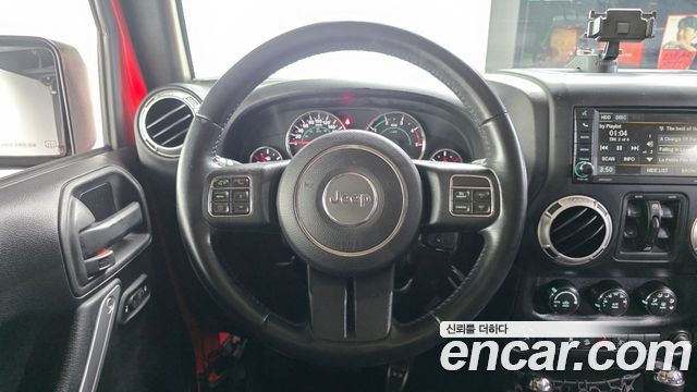 Jeep Wrangler 2015 — photo 13