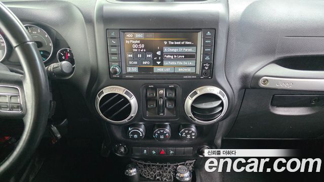 Jeep Wrangler 2015 — photo 14