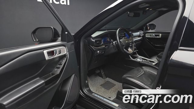 Ford Explorer 2021 — photo 13