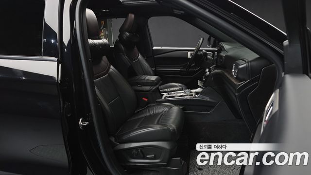 Ford Explorer 2021 — photo 17