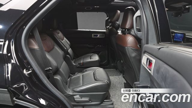 Ford Explorer 2021 — photo 18
