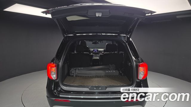 Ford Explorer 2021 — photo 26