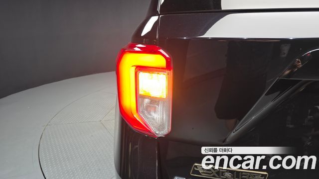 Ford Explorer 2021 — photo 9