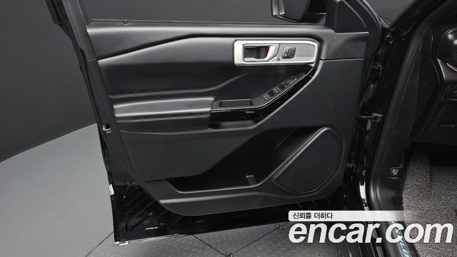 Ford Explorer 2021 — photo 14