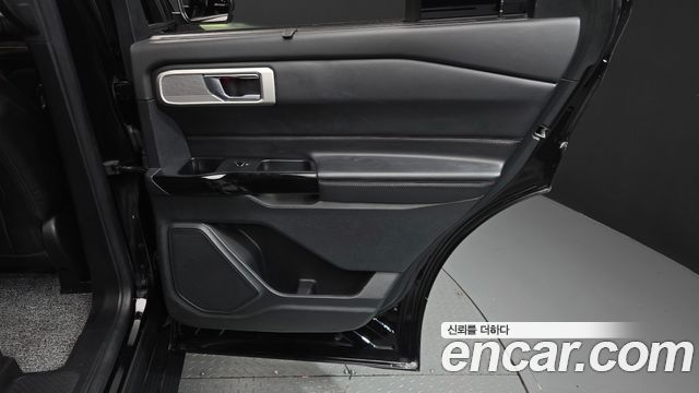 Ford Explorer 2021 — photo 15