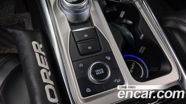 Ford Explorer 2021 — photo 28