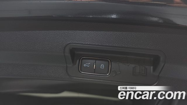 Ford Explorer 2021 — photo 33